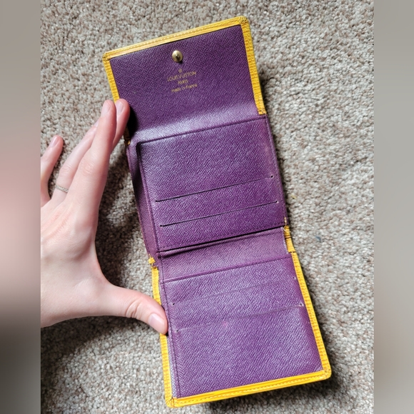 Louis Vuitton epi leather double snap wallet - Picture 6 of 11